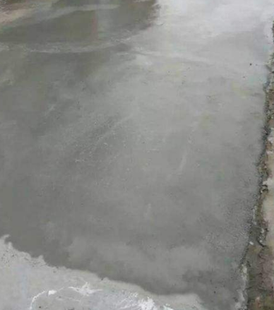 道路地面出现裂缝就要使用地坪修复砂浆